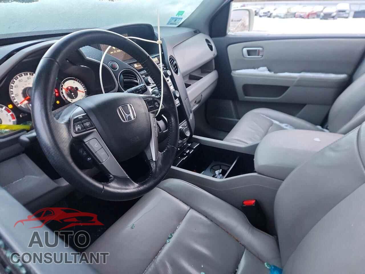 HONDA PILOT 2012 - 5FNYF4H95CB044111