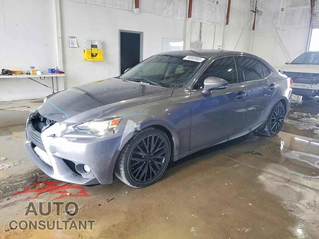 LEXUS IS 2015 - JTHCF1D23F5024719