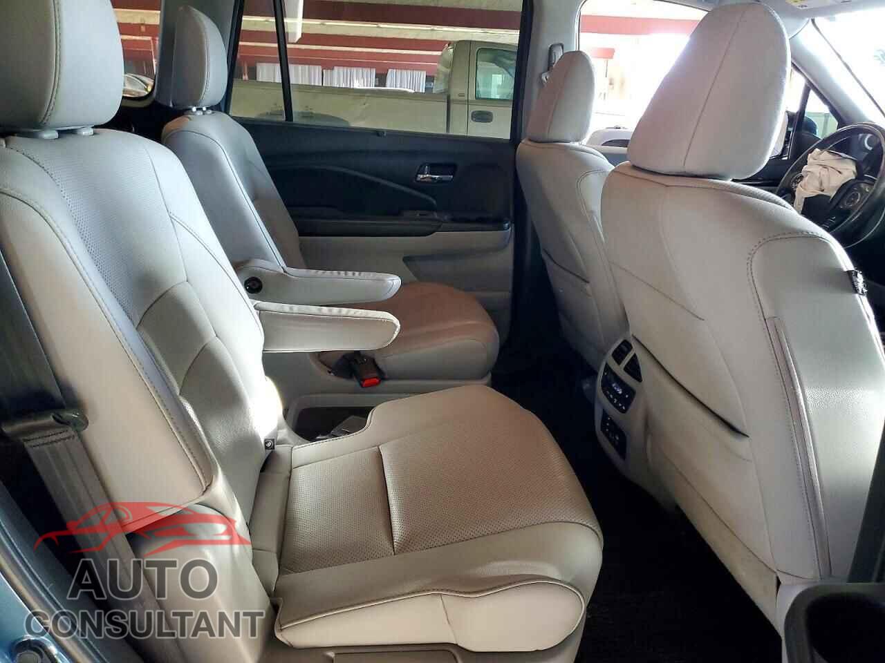 HONDA PILOT 2017 - 5FNYF6H08HB092142