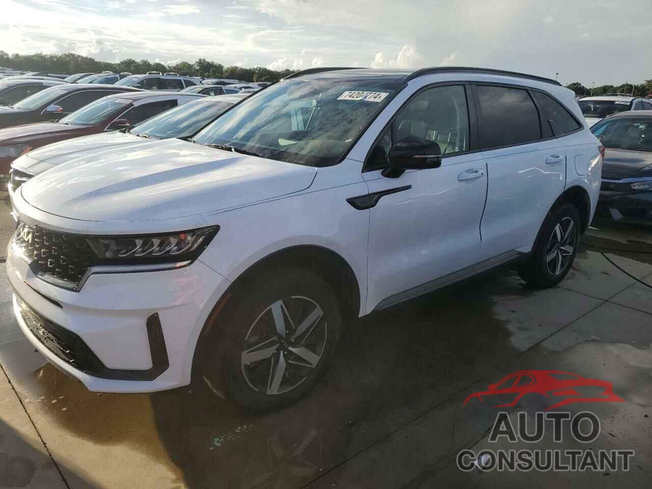 KIA SORENTO 2023 - 5XYRL4LC0PG245641