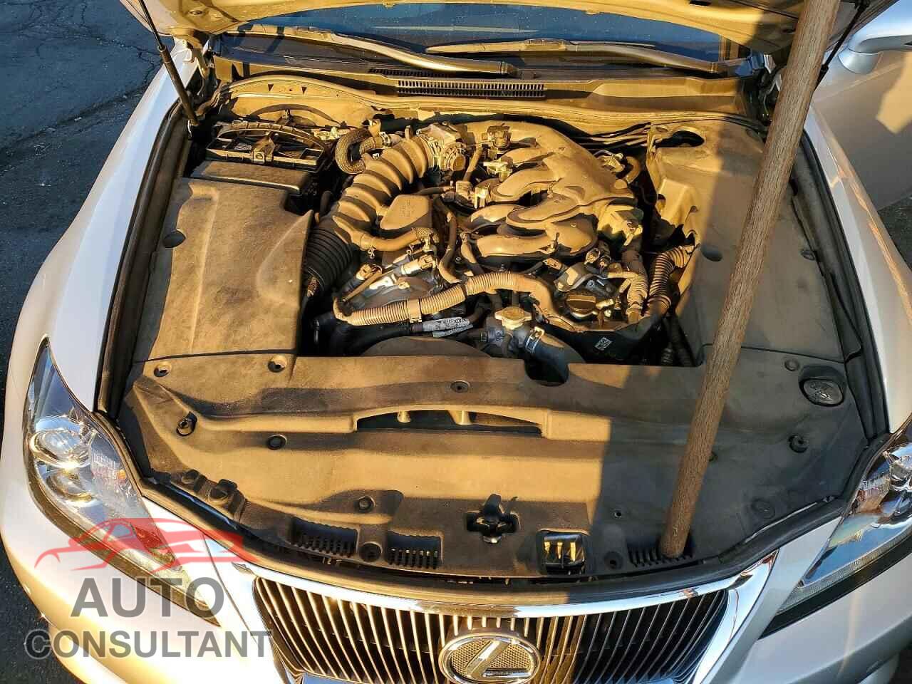 LEXUS IS 2013 - JTHFF2C25D2528854