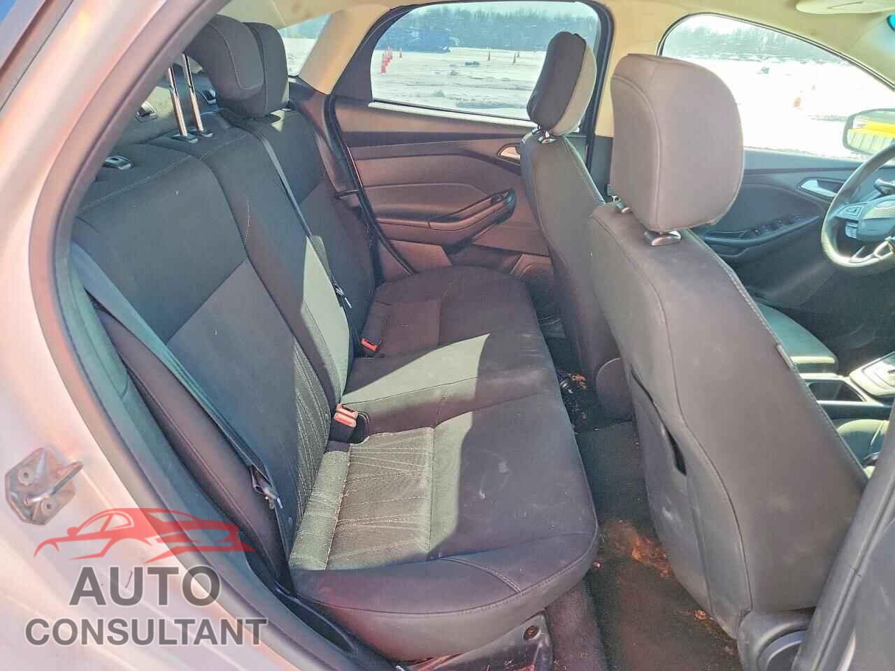 FORD FOCUS 2017 - 1FADP3F25HL285656