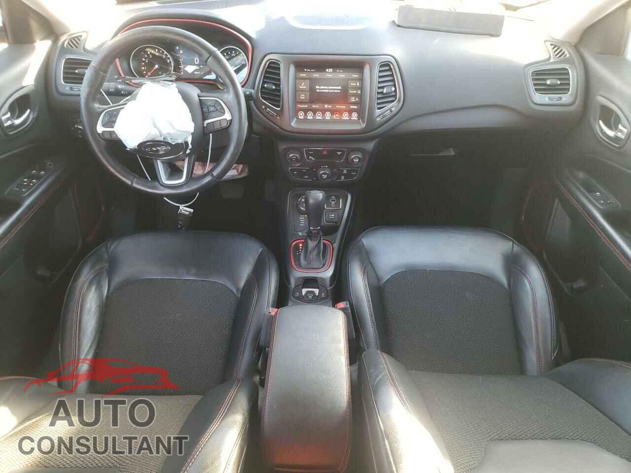 JEEP COMPASS 2018 - 3C4NJDDB5JT201256