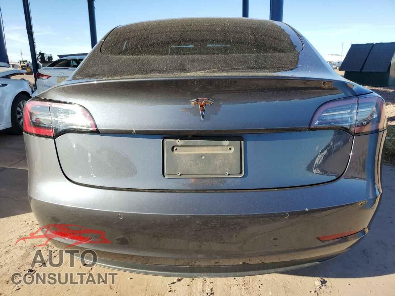 TESLA MODEL 3 2019 - 5YJ3E1EA2KF300827