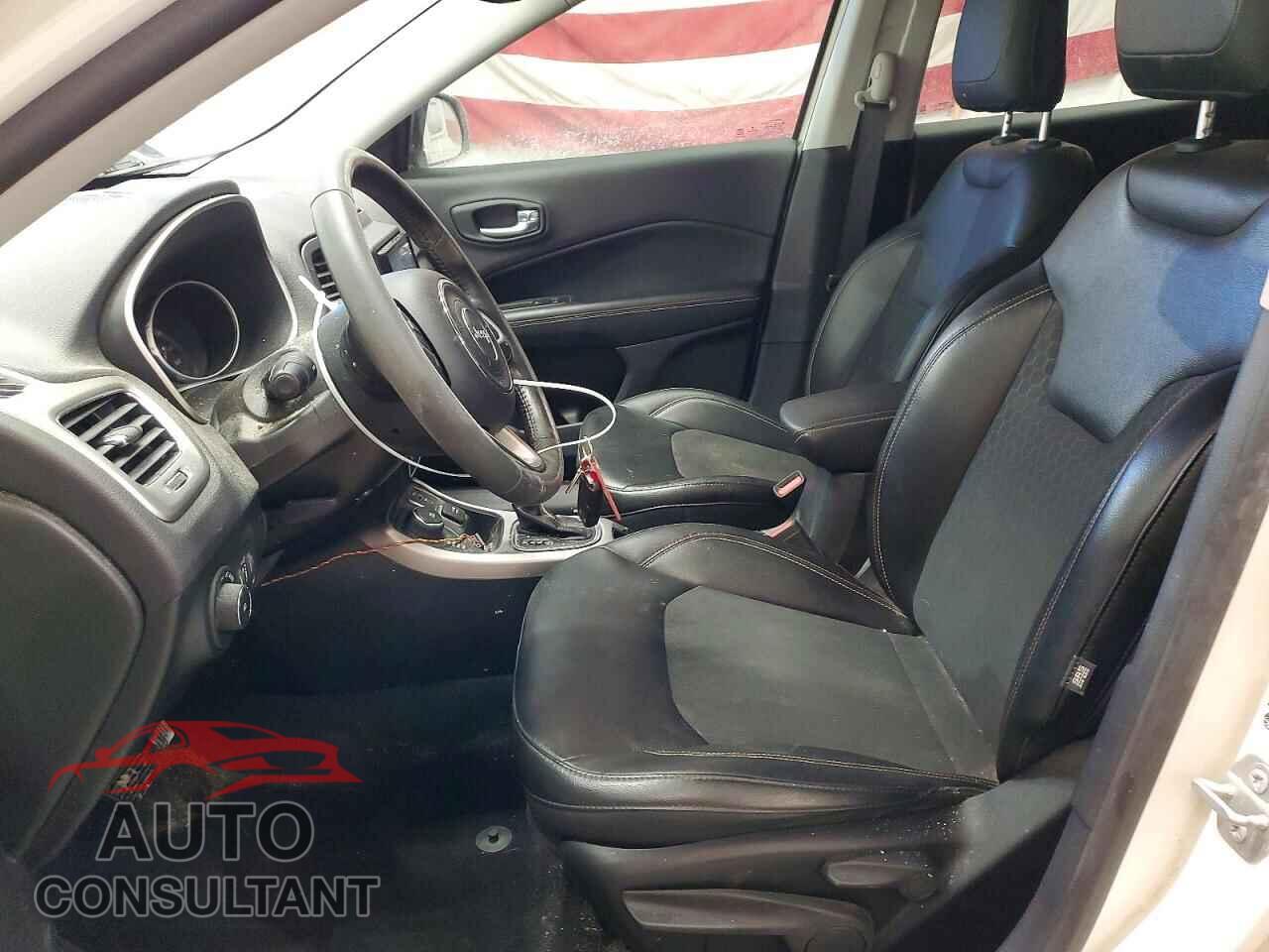 JEEP COMPASS 2018 - 3C4NJDBB2JT290853