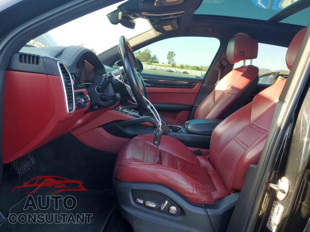PORSCHE CAYENNE 2019 - WP1AA2AY5KDA03827