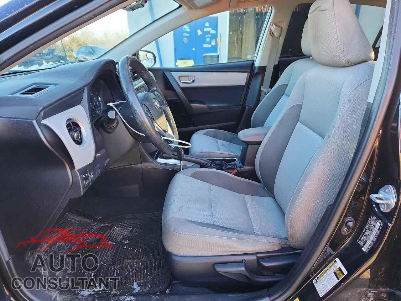 TOYOTA COROLLA 2017 - 2T1BURHEXHC873757