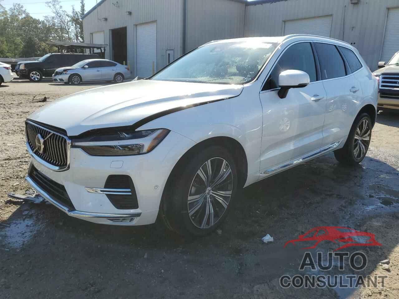 VOLVO XC60 PLUS 2023 - YV4L12DN1P1205243