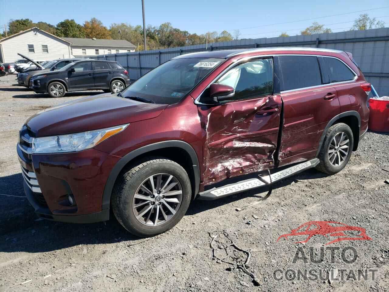 TOYOTA HIGHLANDER 2018 - 5TDJZRFH5JS811982