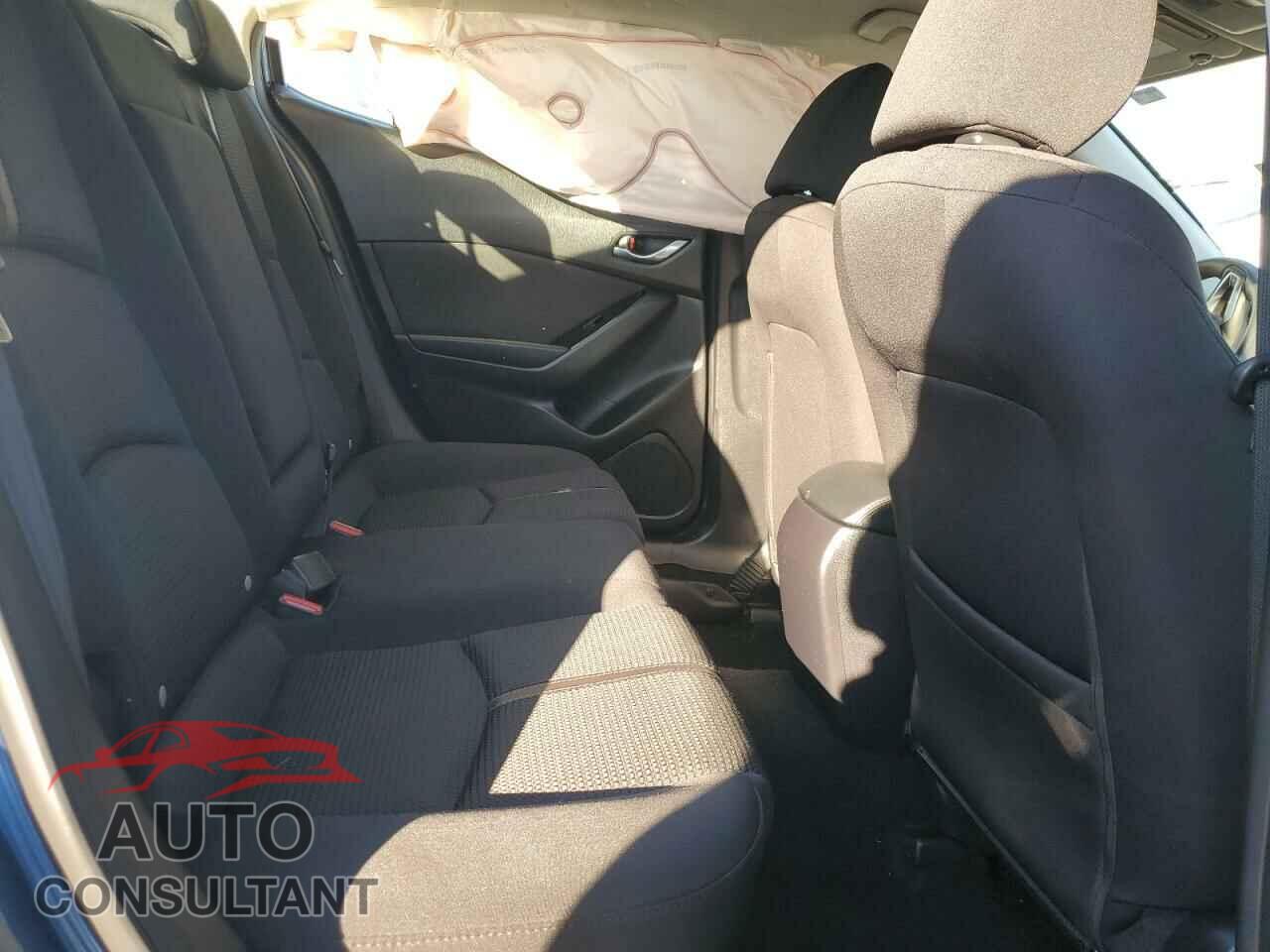 MAZDA 3 2017 - 3MZBN1U78HM123543