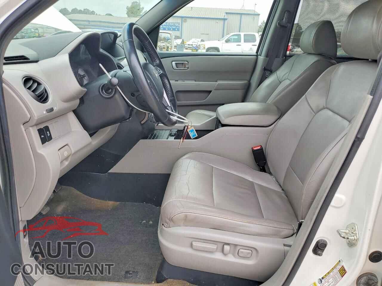 HONDA PILOT 2013 - 5FNYF3H98DB030635