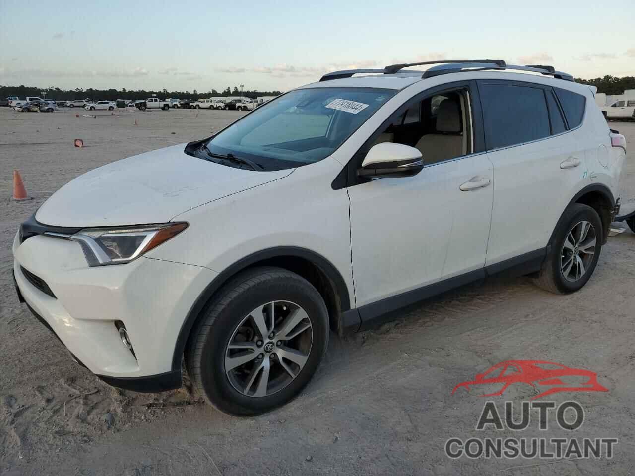 TOYOTA RAV4 2018 - JTMRFREV9JJ188317