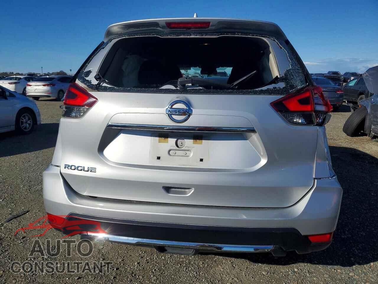 NISSAN ROGUE 2017 - KNMAT2MT3HP569648
