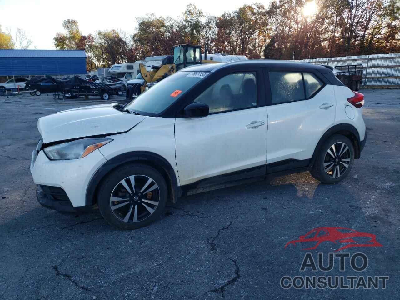 NISSAN KICKS 2018 - 3N1CP5CU8JL526680