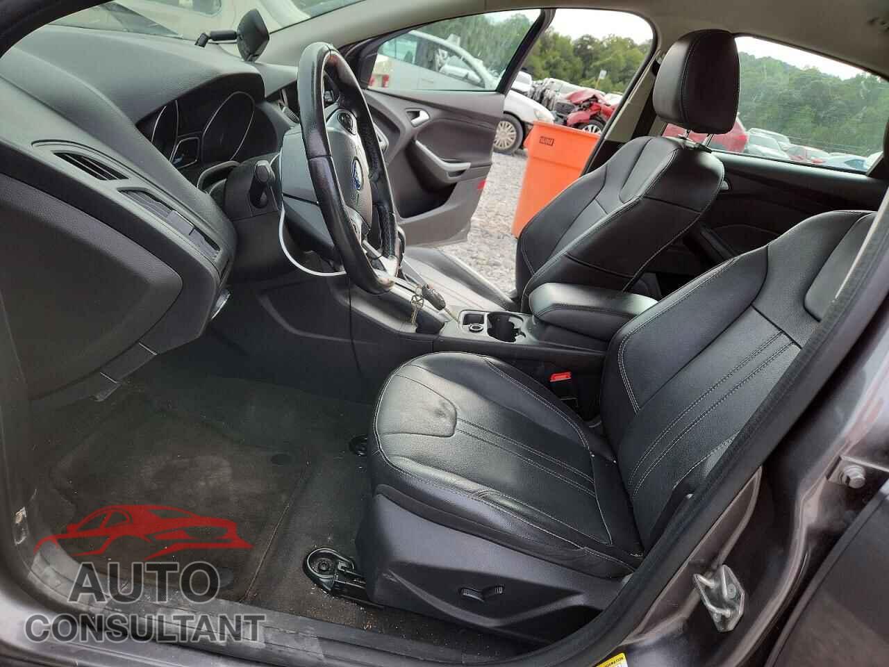 FORD FOCUS 2014 - 1FADP3F2XEL357575