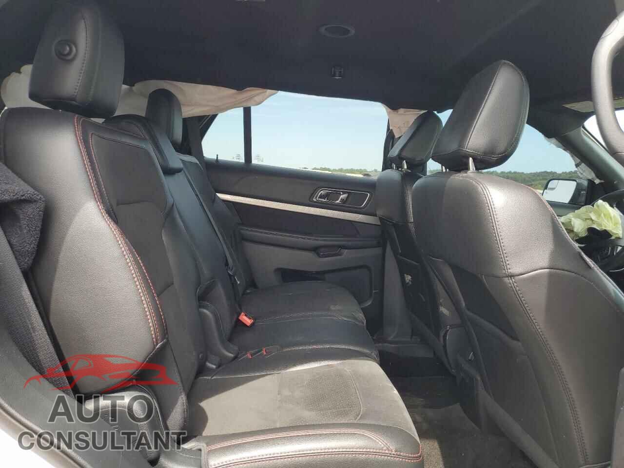 FORD EXPLORER 2018 - 1FM5K7D85JGB03279