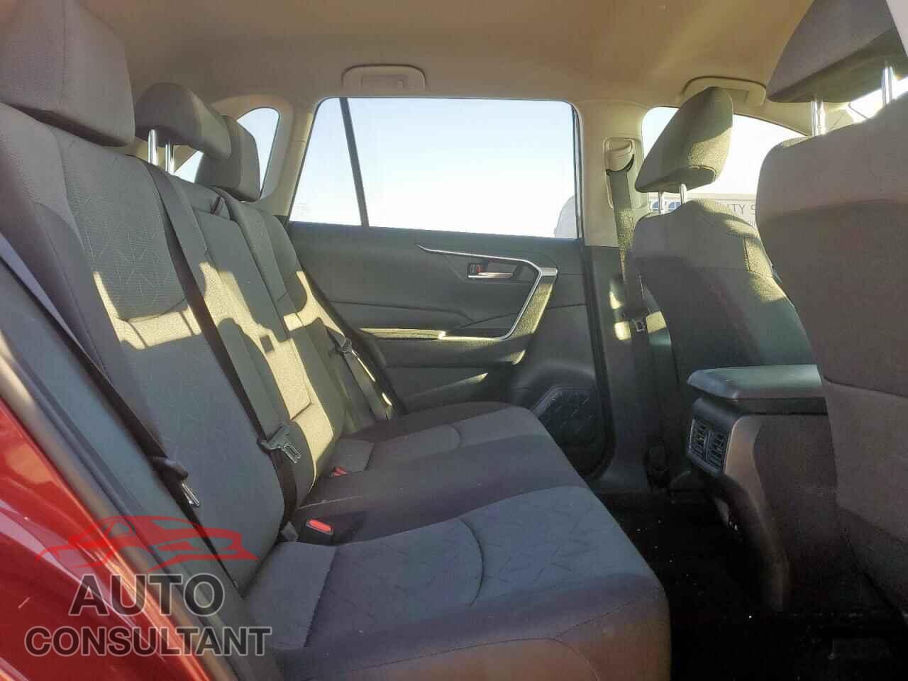 TOYOTA RAV4 2023 - JTMP1RFV1PD099272