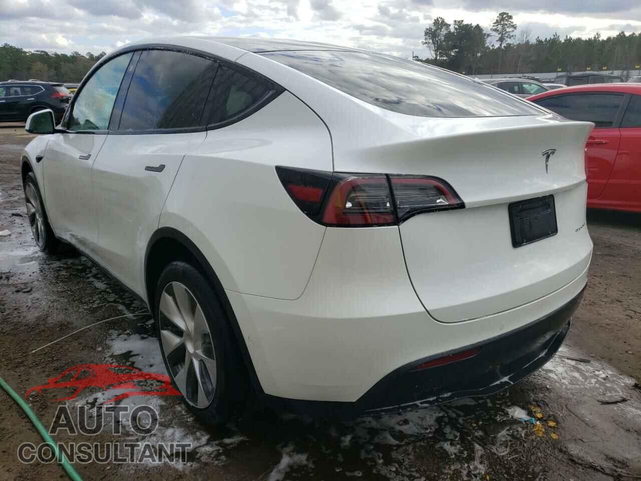 TESLA MODEL Y 2021 - 5YJYGAEE5MF201408