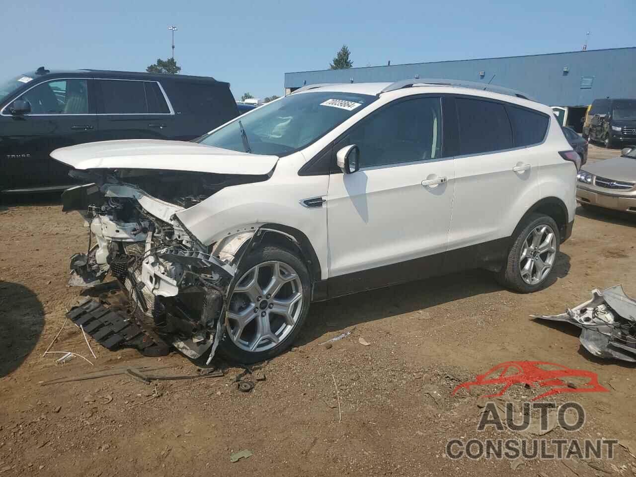 FORD ESCAPE 2017 - 1FMCU0J92HUD75001