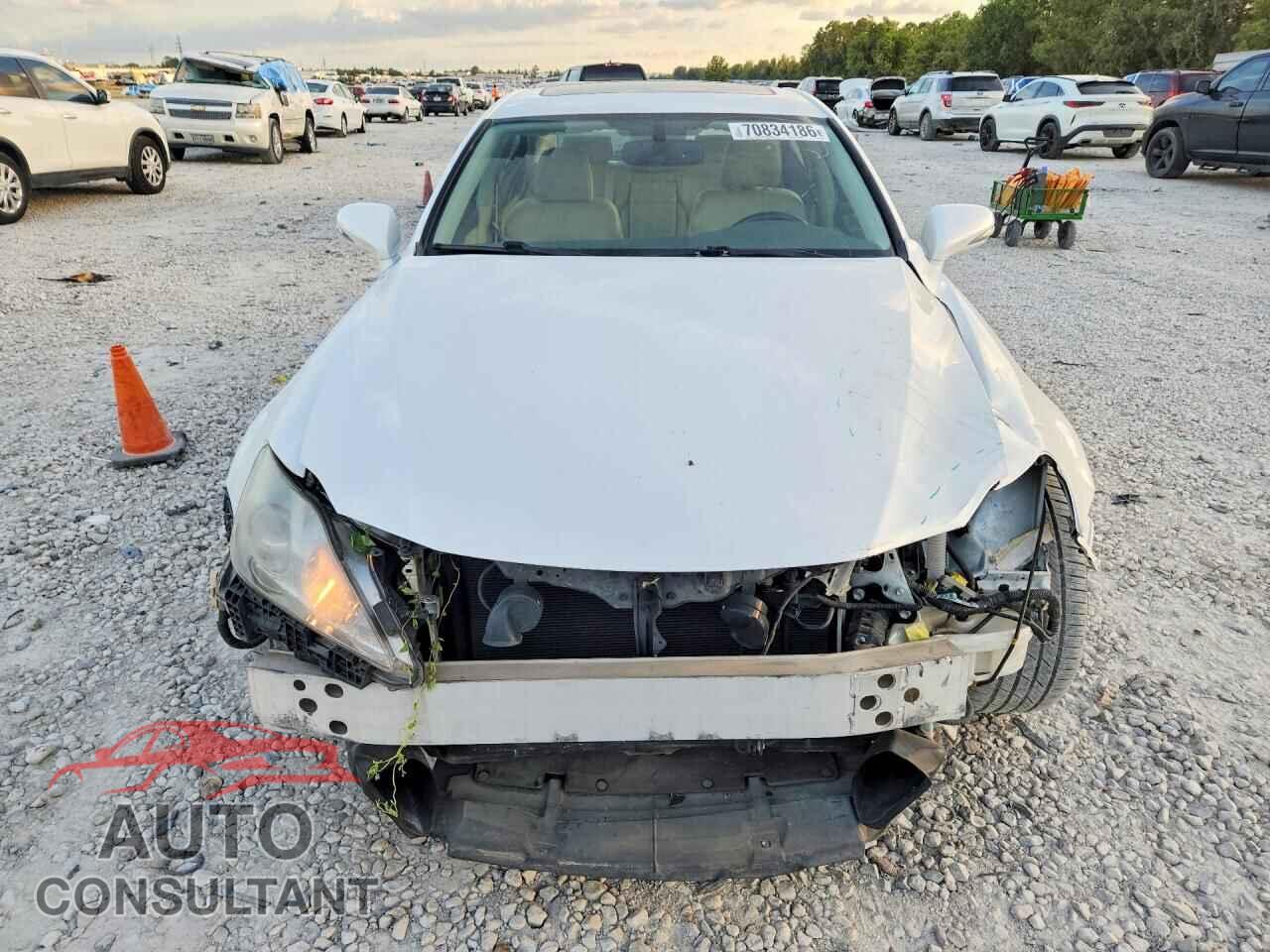 LEXUS IS 2012 - JTHBF5C23C5167329