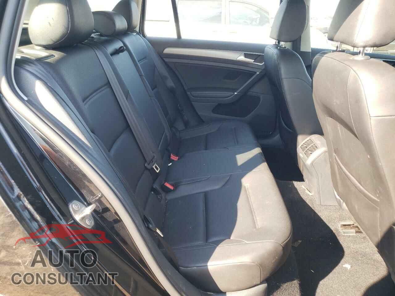 VOLKSWAGEN GOLF 2017 - 3VWC17AU0HM536537