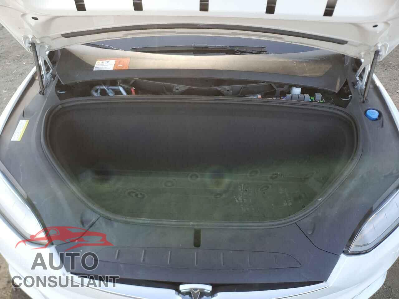TESLA MODEL X 2016 - 5YJXCBE21GF020426