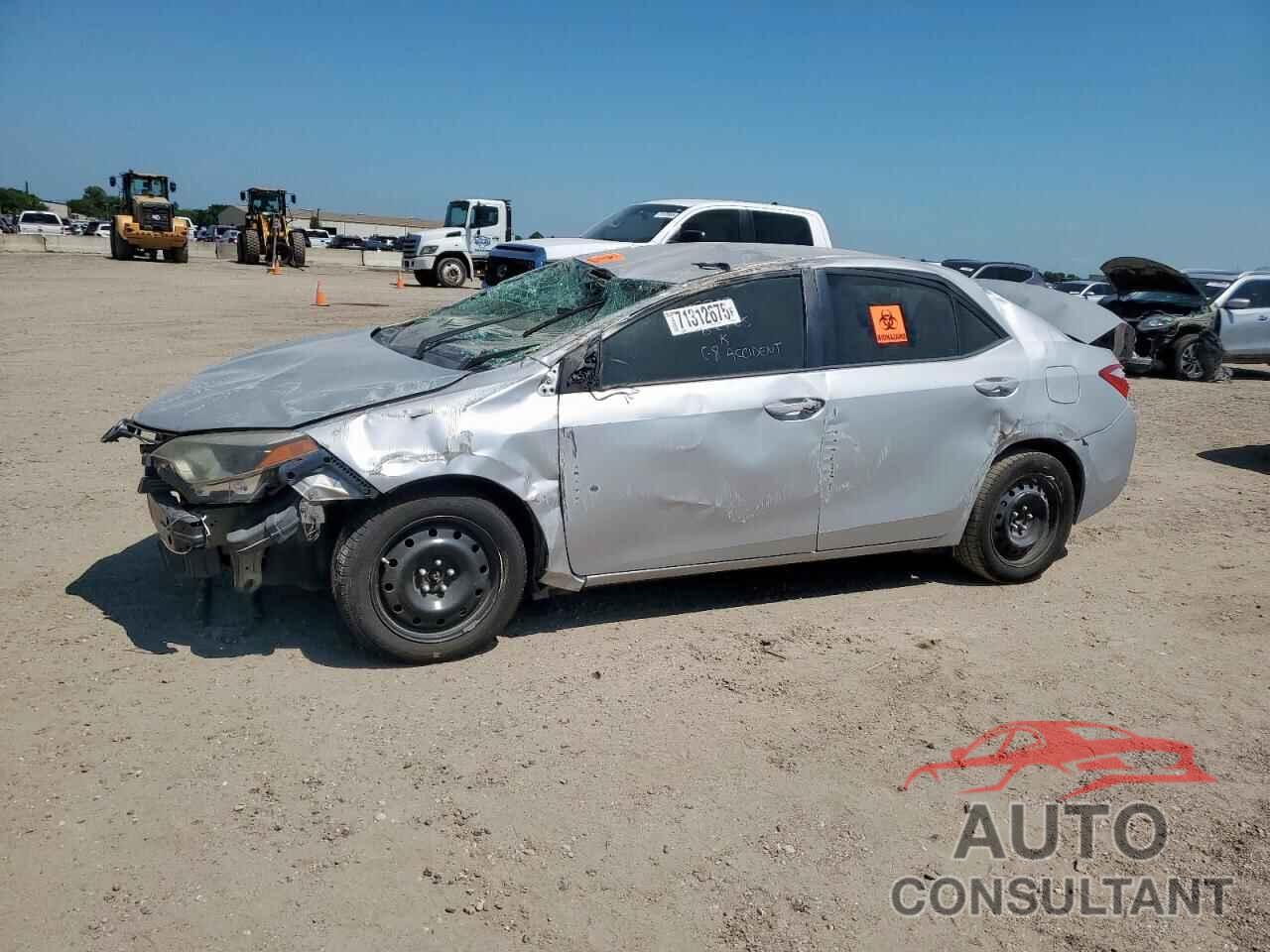 TOYOTA COROLLA 2015 - 5YFBURHE5FP323315