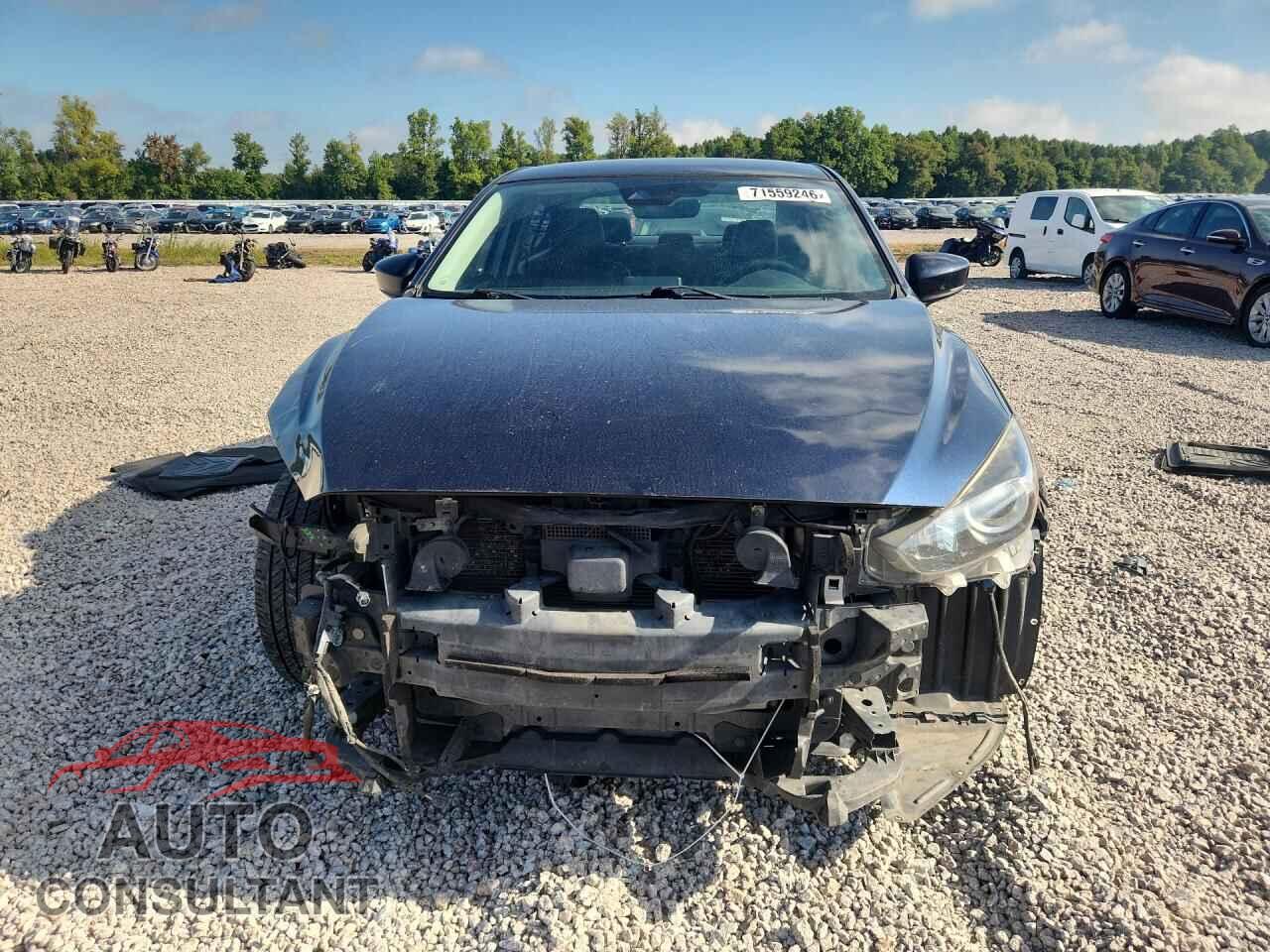 MAZDA 3 2018 - 3MZBN1V3XJM260193