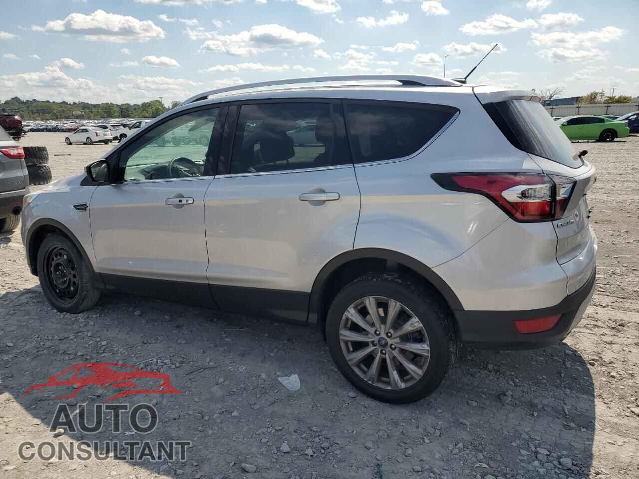 FORD ESCAPE 2017 - 1FMCU9J99HUB15456