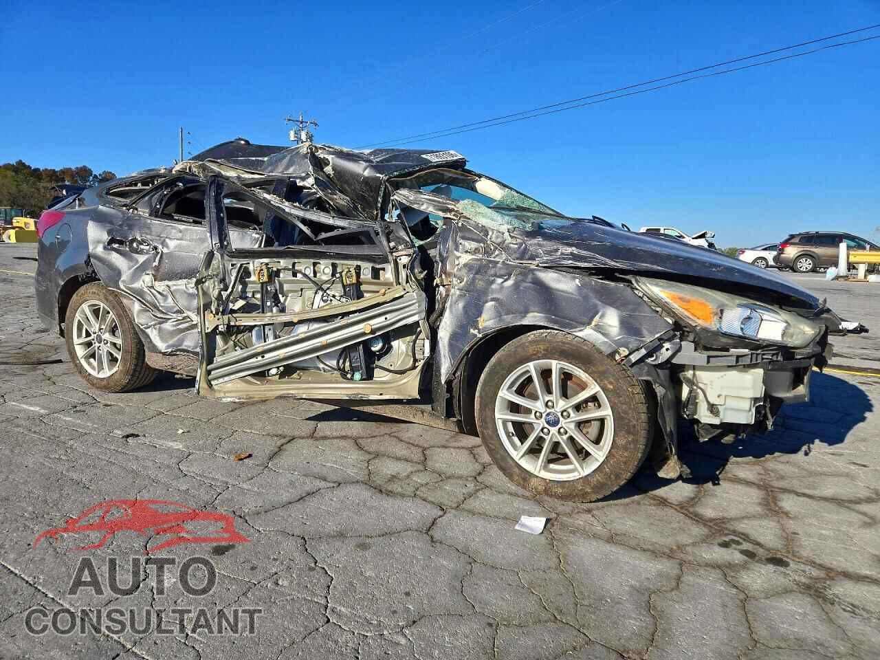 FORD FOCUS 2015 - 1FADP3F24FL209083