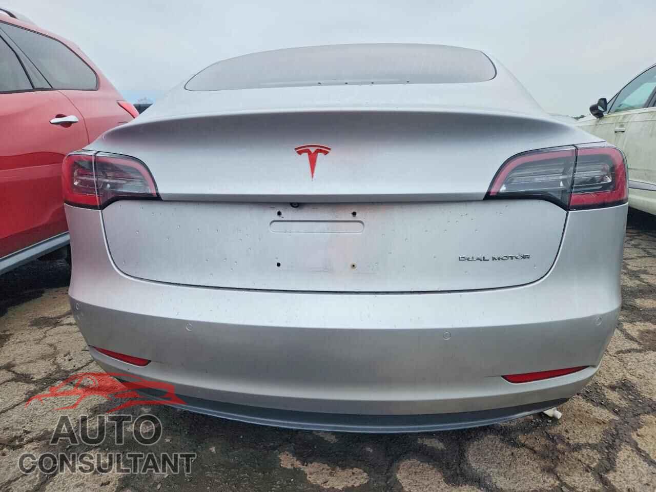 TESLA MODEL 3 2018 - 5YJ3E1EB0JF065075