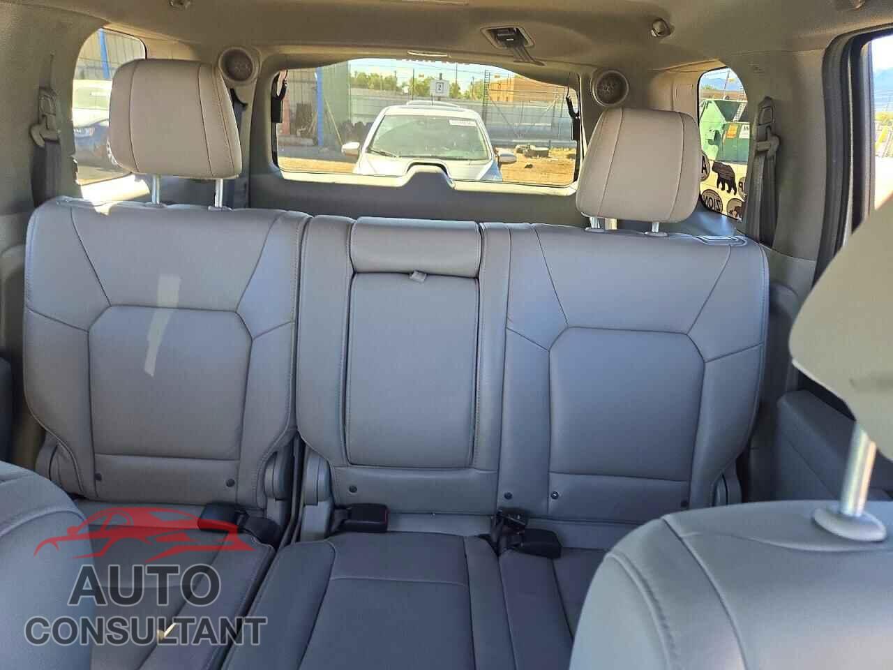 HONDA PILOT 2015 - 5FNYF4H92FB036228