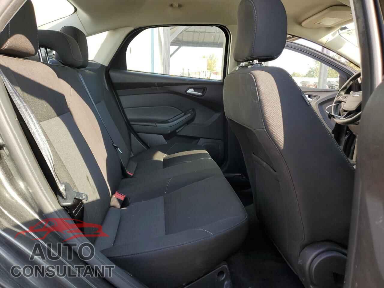 FORD FOCUS 2017 - 1FADP3F22HL261265