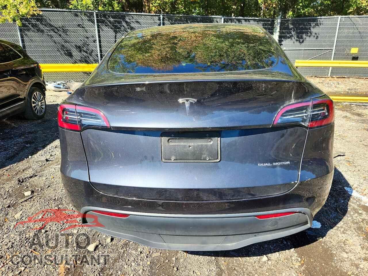 TESLA MODEL Y 2025 - 7SAYGDEE4SA360144