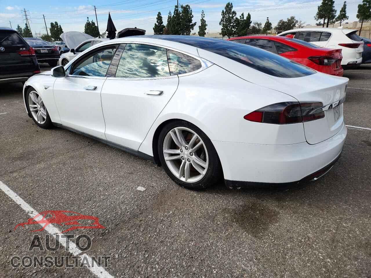 TESLA MODEL S 2013 - 5YJSA1CN8DFP04313
