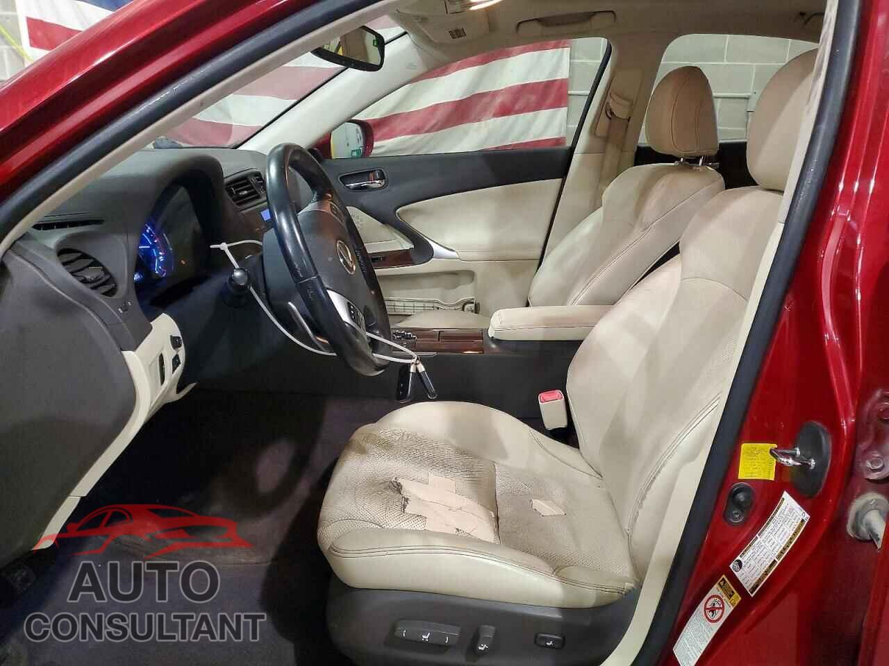 LEXUS IS 2012 - JTHCF5C22C5058154