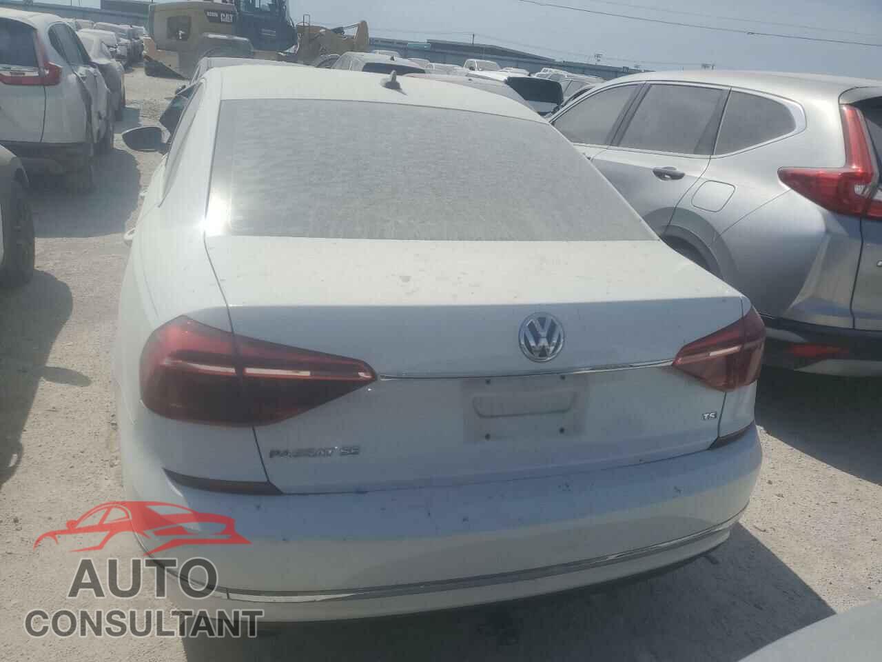 VOLKSWAGEN PASSAT 2018 - 1VWBA7A38JC009727