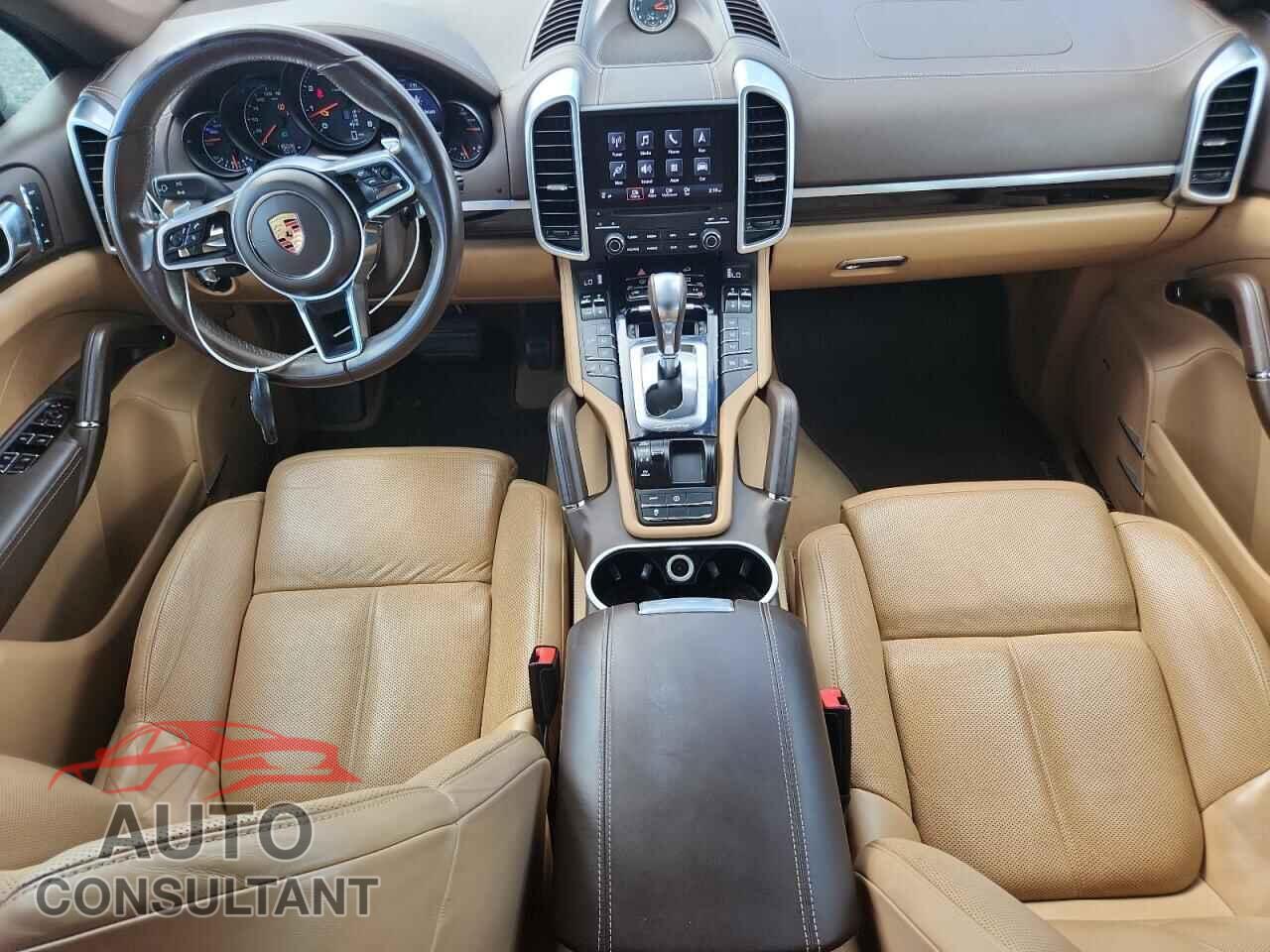 PORSCHE CAYENNE 2017 - WP1AA2A23HKA83838