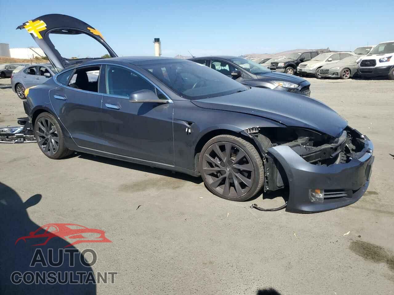 TESLA MODEL S 2018 - 5YJSA1E26JF267684