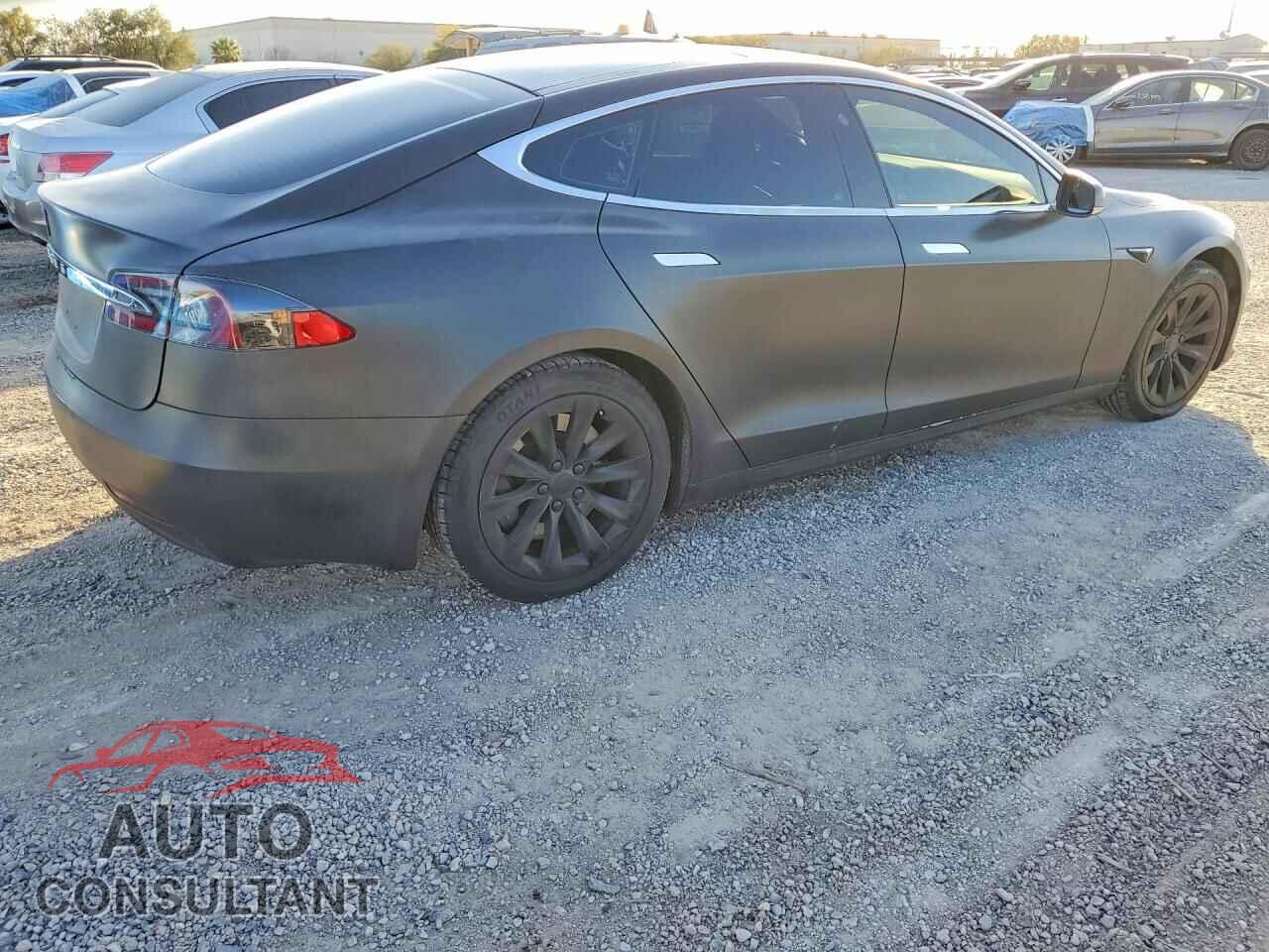 TESLA MODEL S 2017 - 5YJSA1E12HF215499