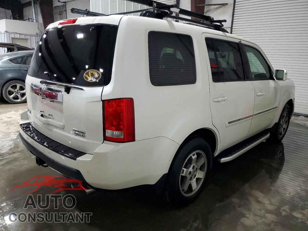 HONDA PILOT 2011 - 5FNYF4H97BB017264