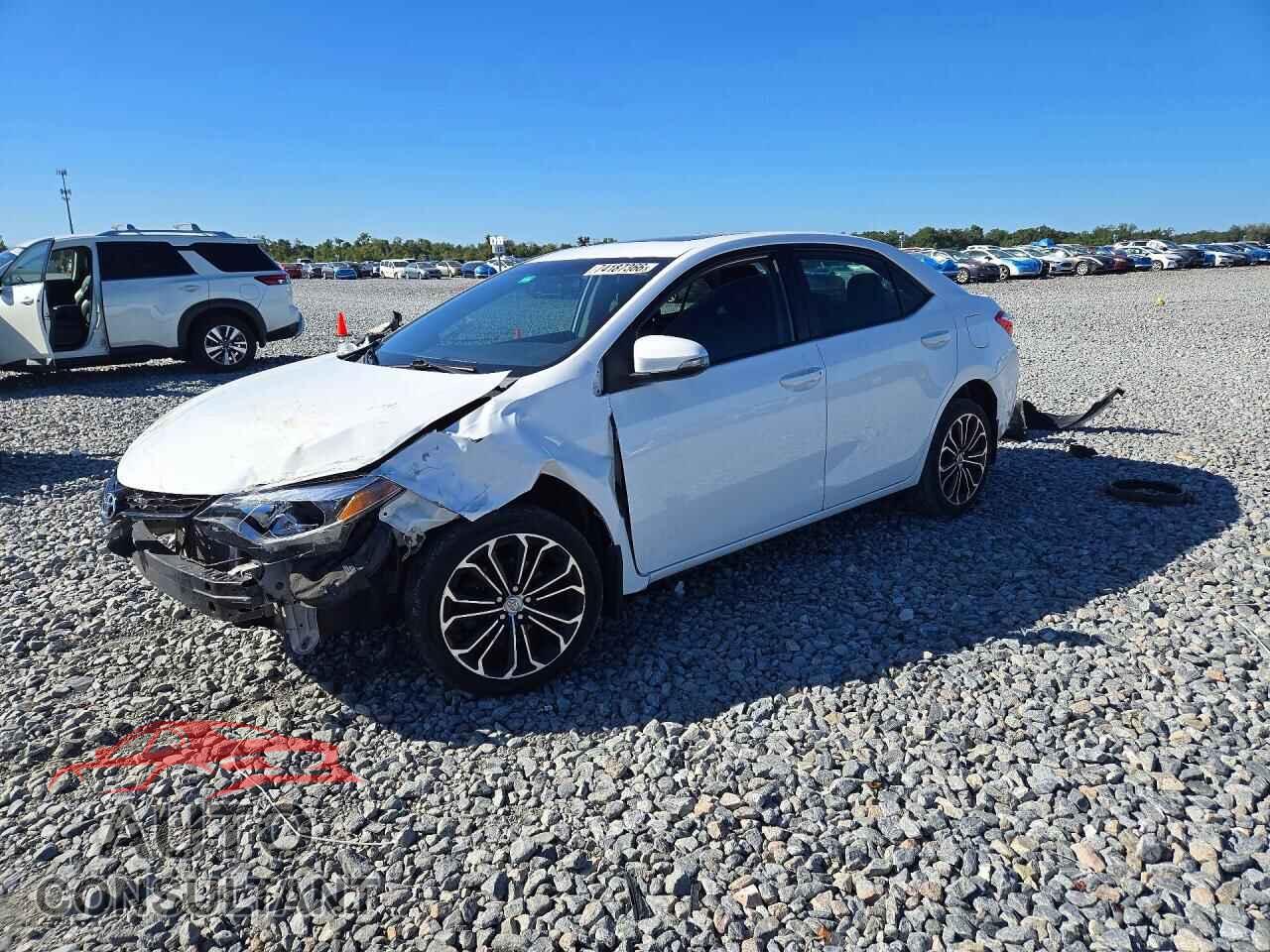 TOYOTA COROLLA 2015 - 5YFBURHE9FP190039