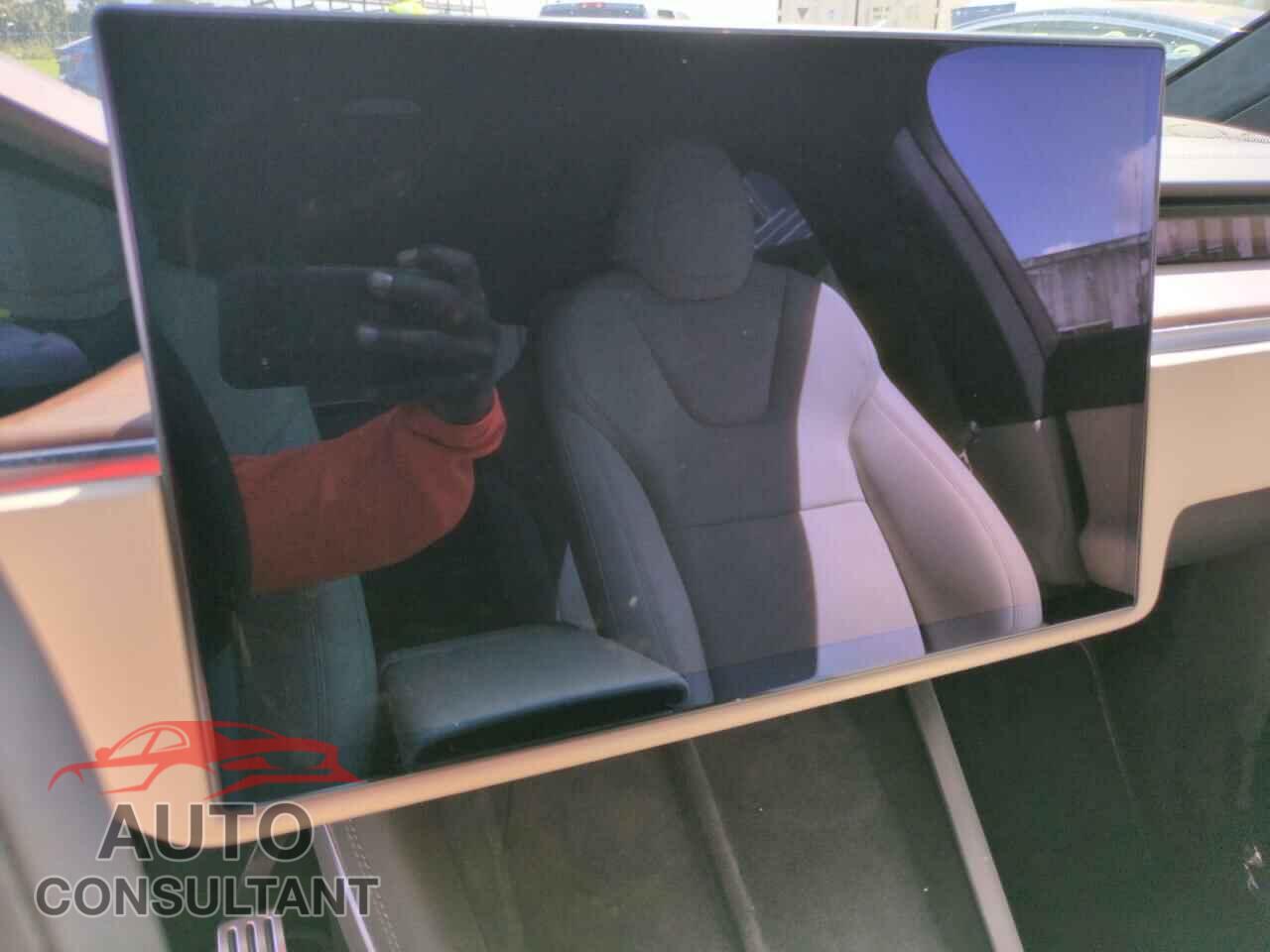 TESLA MODEL X 2022 - 7SAXCBE50NF326981