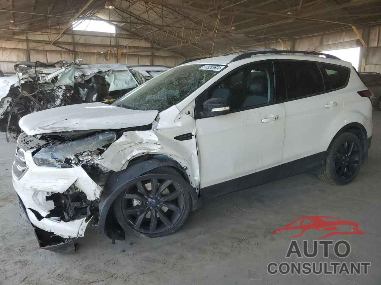 FORD ESCAPE 2017 - 1FMCU0J90HUD66538