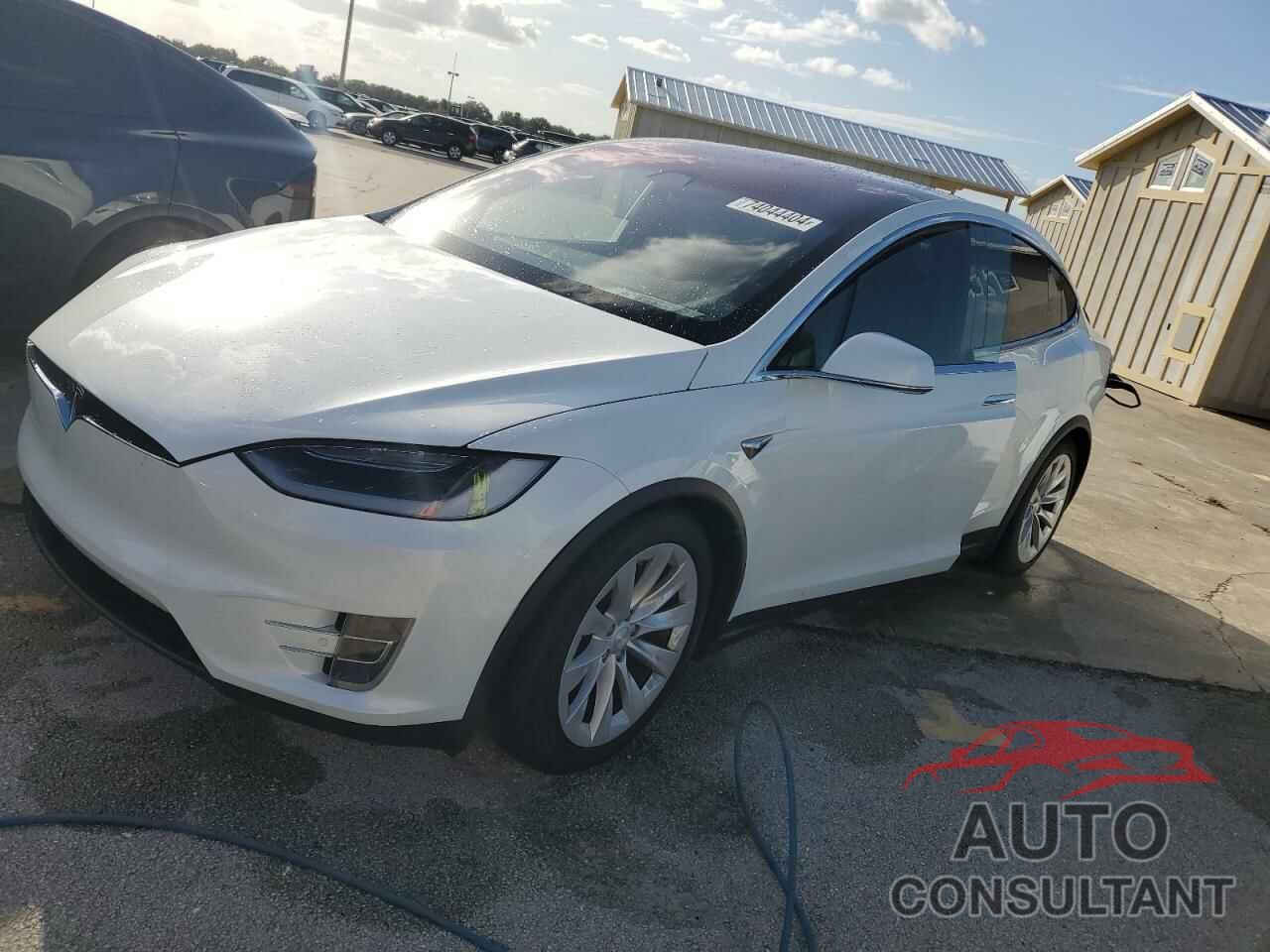 TESLA MODEL X 2017 - 5YJXCBE23HF063876