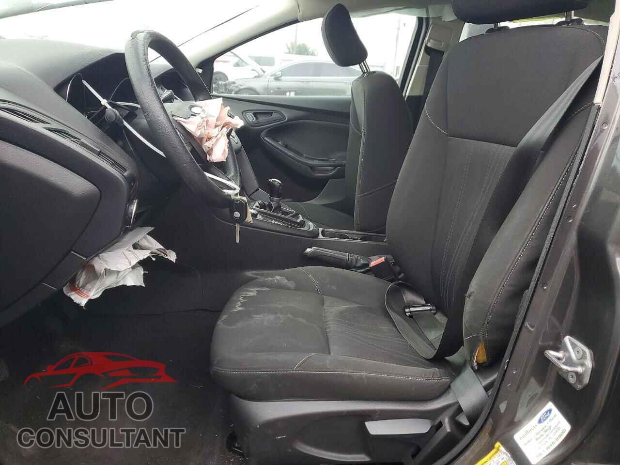 FORD FOCUS 2015 - 1FADP3E28FL362597