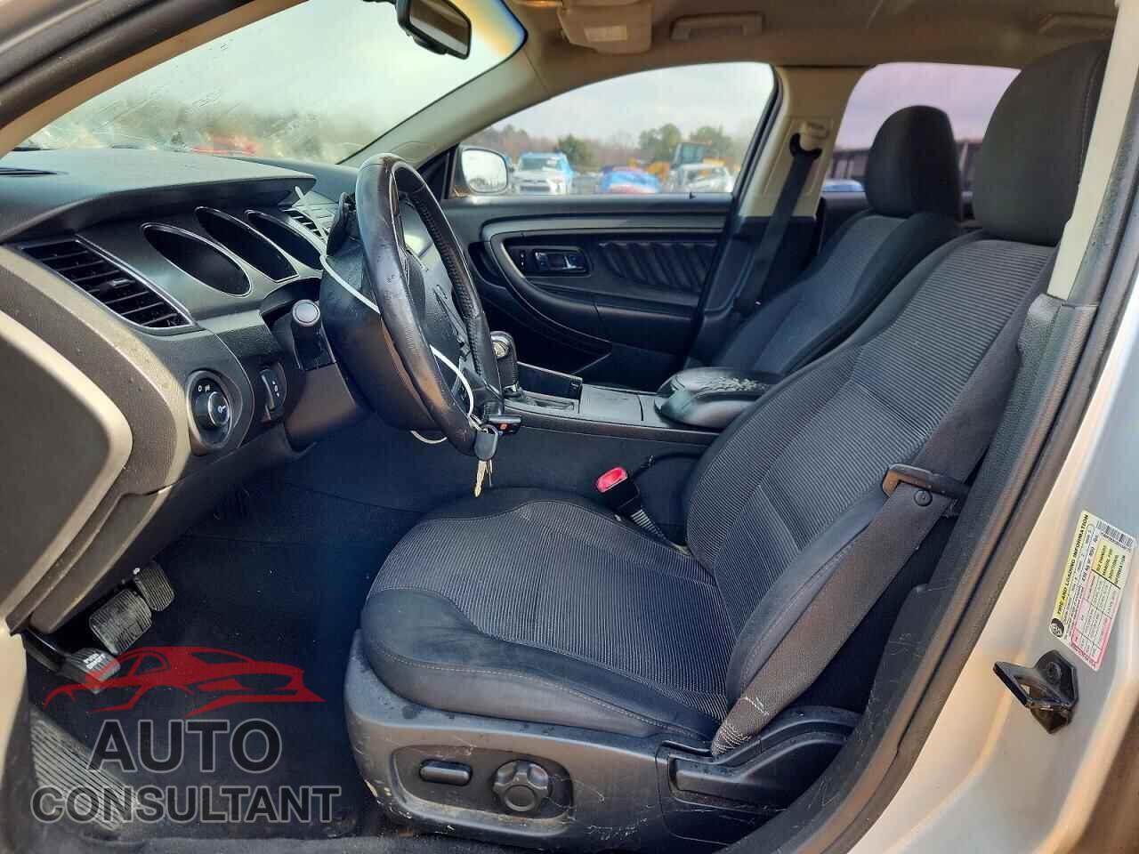 FORD TAURUS 2011 - 1FAHP2EW2BG156175