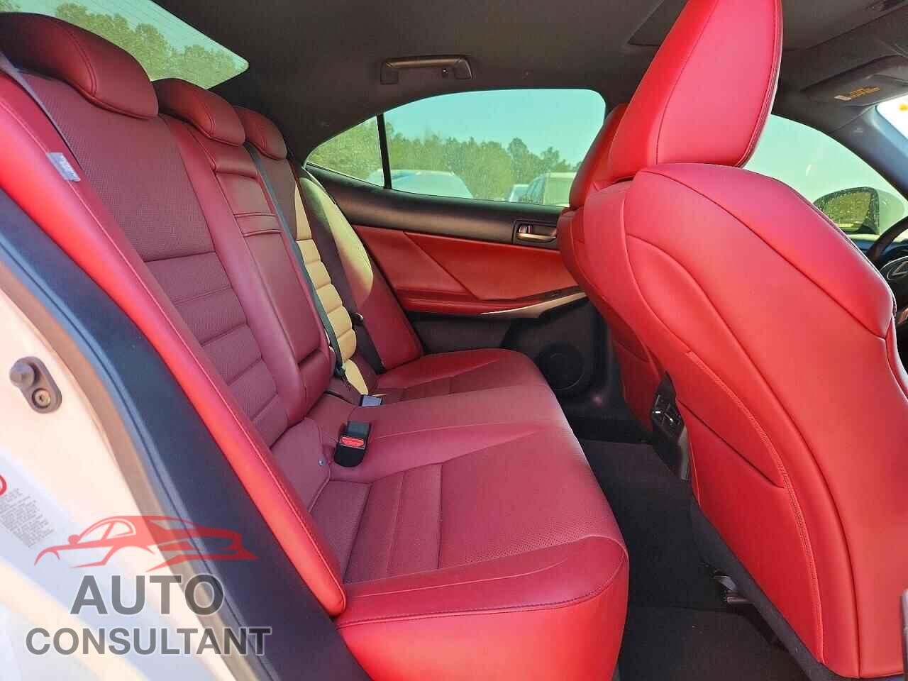 LEXUS IS 2018 - JTHBA1D27J5078043