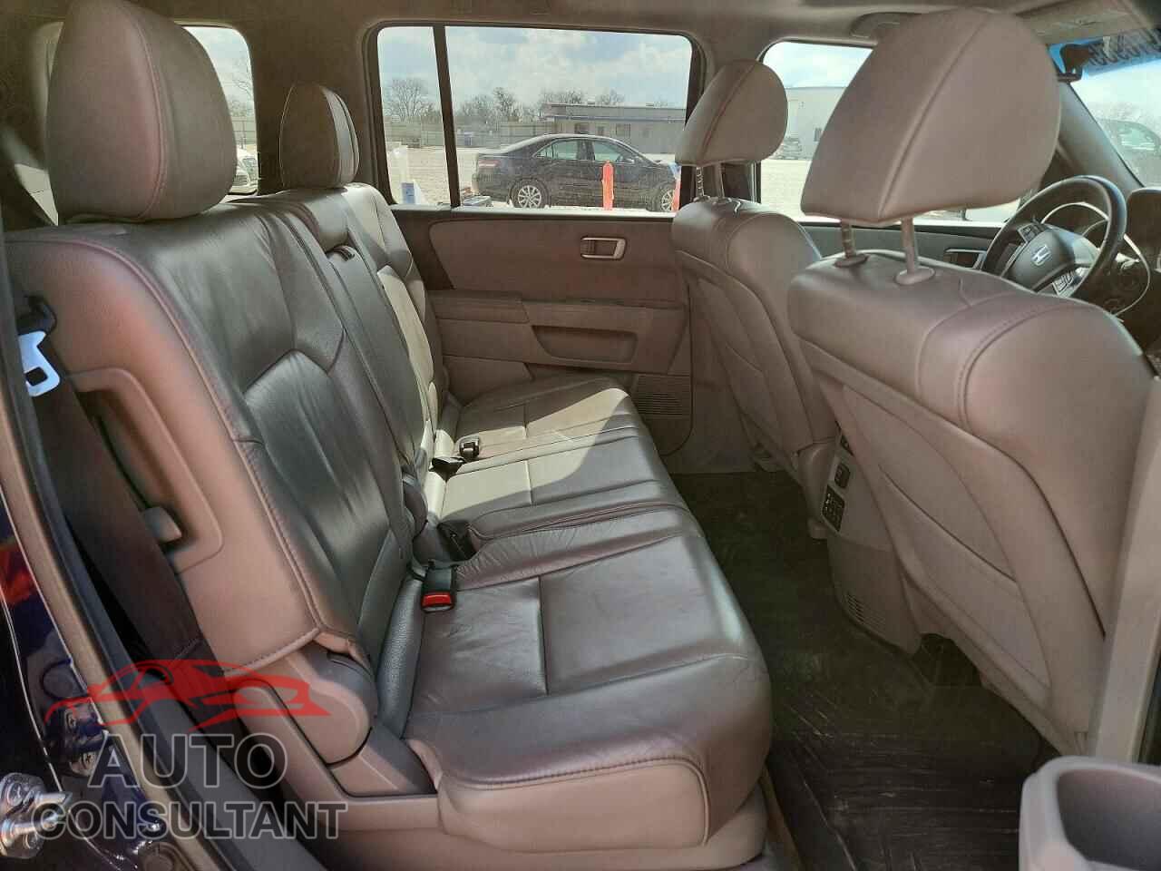 HONDA PILOT 2013 - 5FNYF4H64DB036802
