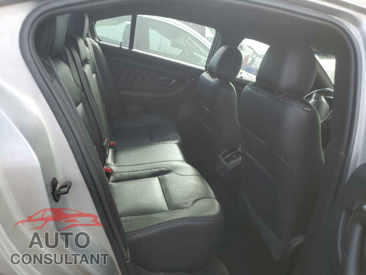 FORD TAURUS 2017 - 1FAHP2F86HG111684